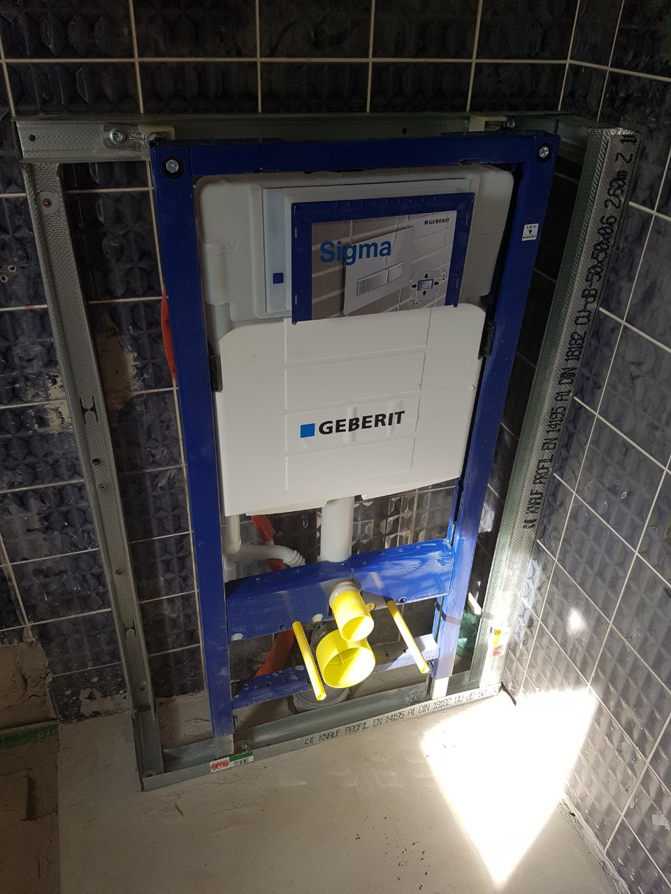 beplankung-wc-vorwandelement-direkt-an-gestell-220702-2.jpg