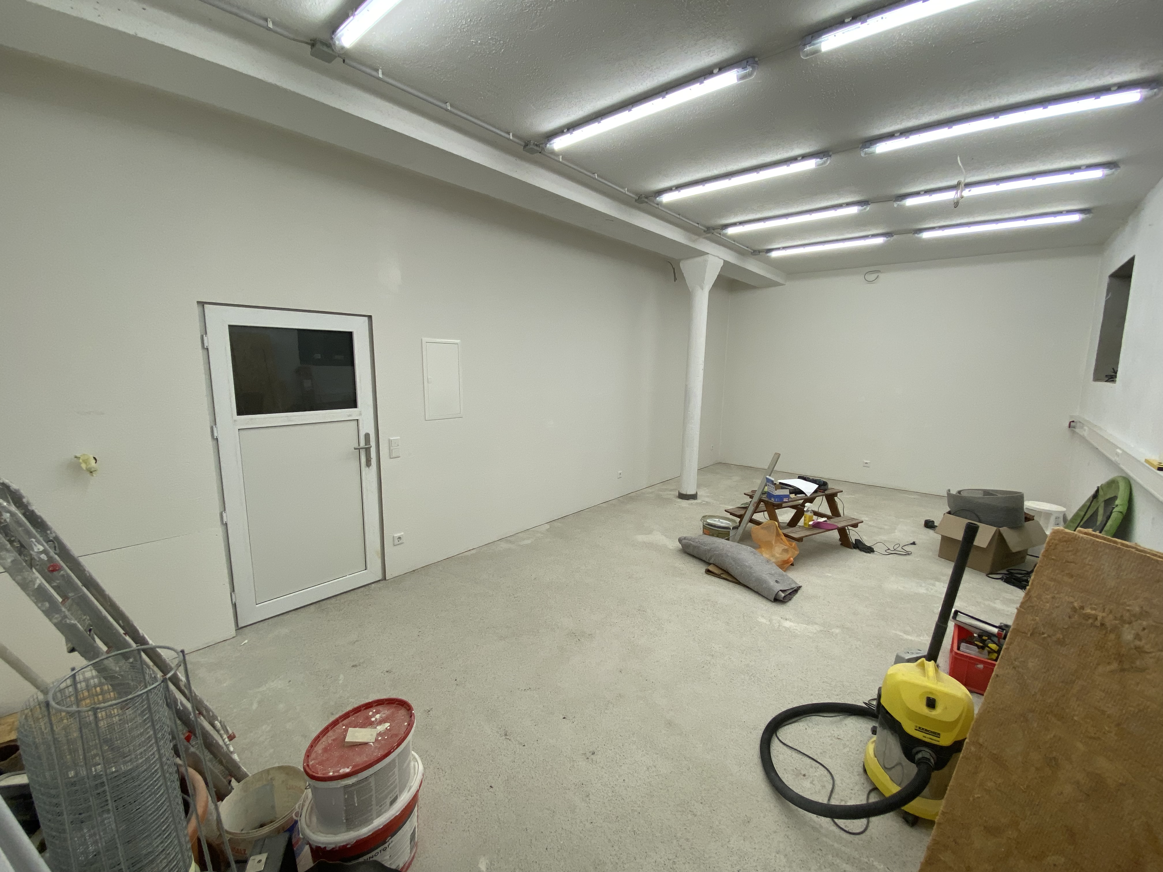 beschichtung-betonboden-werkstatt-alter-stall-612530-1.jpg