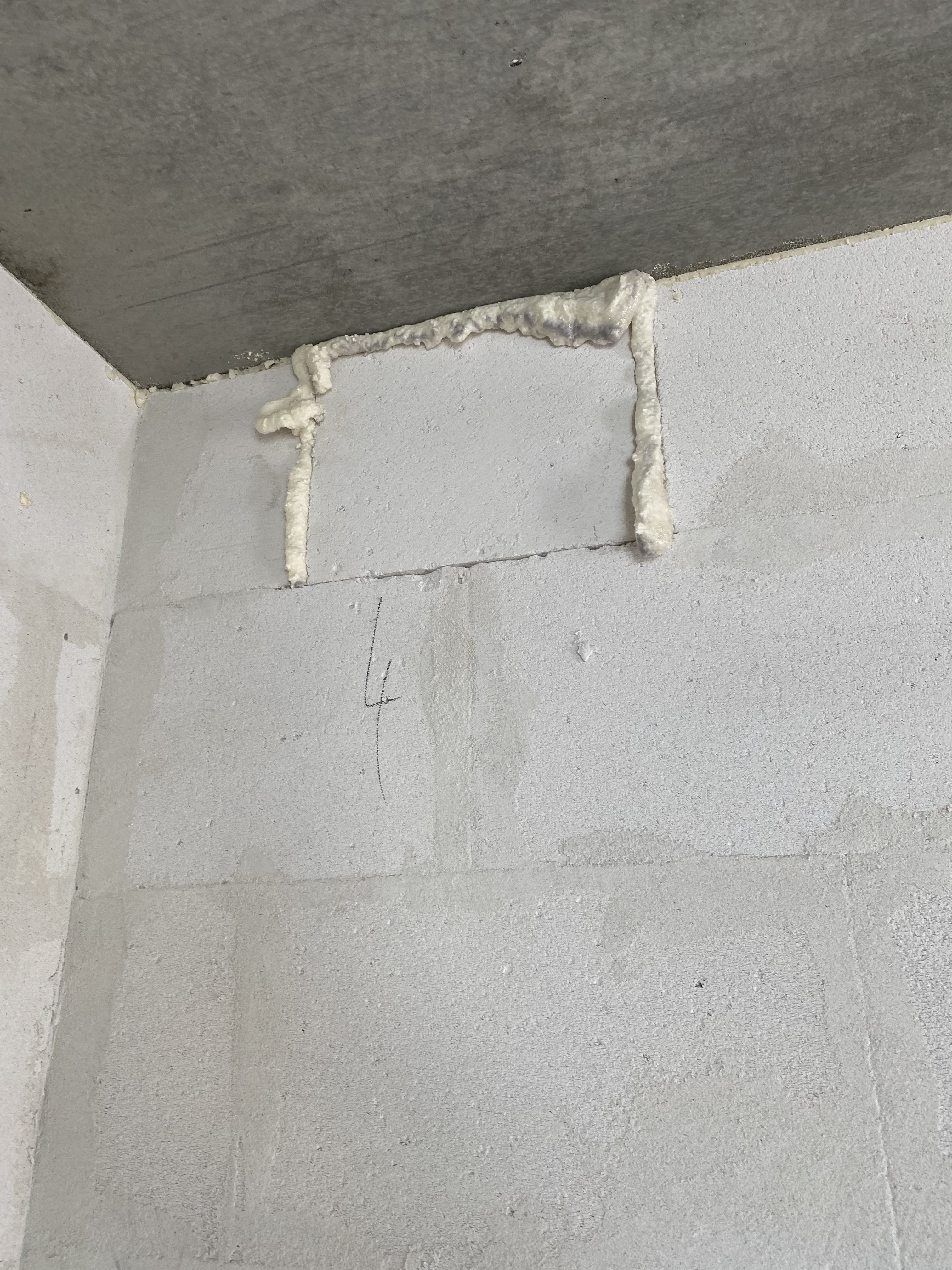 betonstein-mit-bauschaum-geklebt-491739-1.jpeg