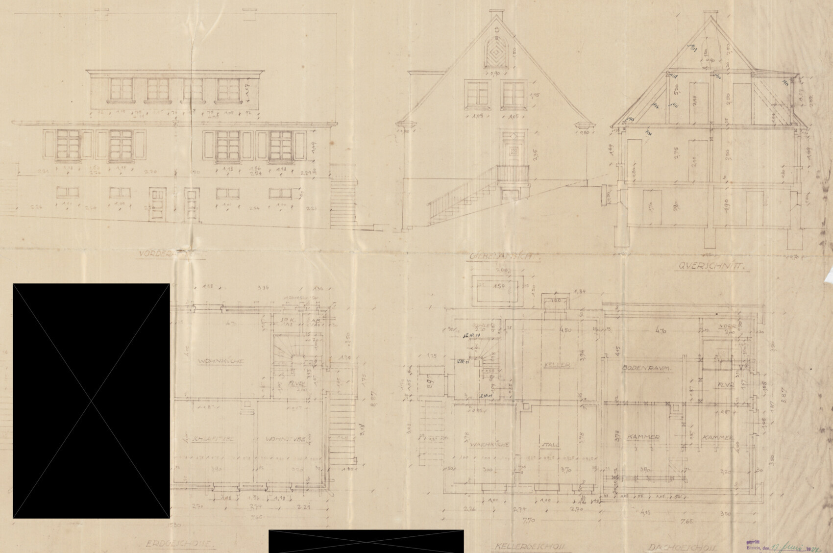 Architekturzeichnung: Frontansicht, Schnitt und Grundriss eines Hauses mit Satteldach.