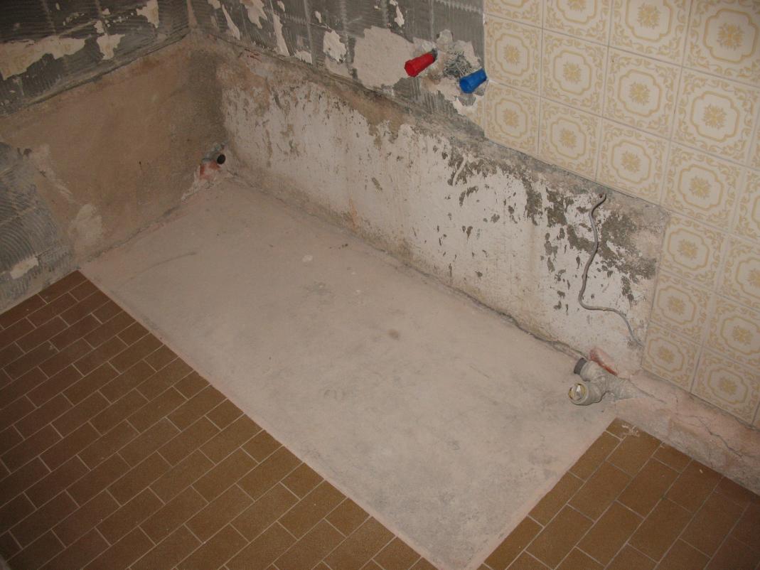 bodenaufbau-bei-sanierung-eines-uralten-bades-29906-2.jpg