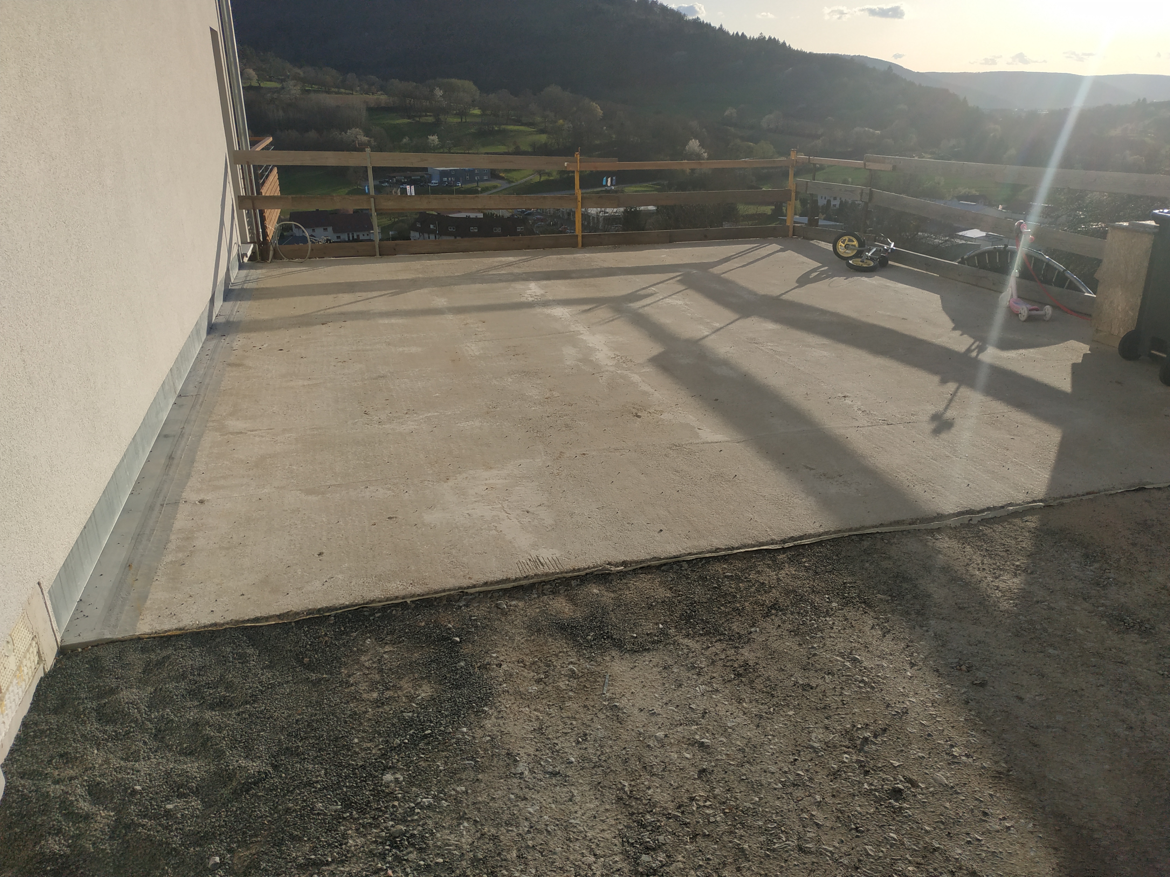 bodenbelag-fuer-carport-spezielle-situation-488949-1.jpg