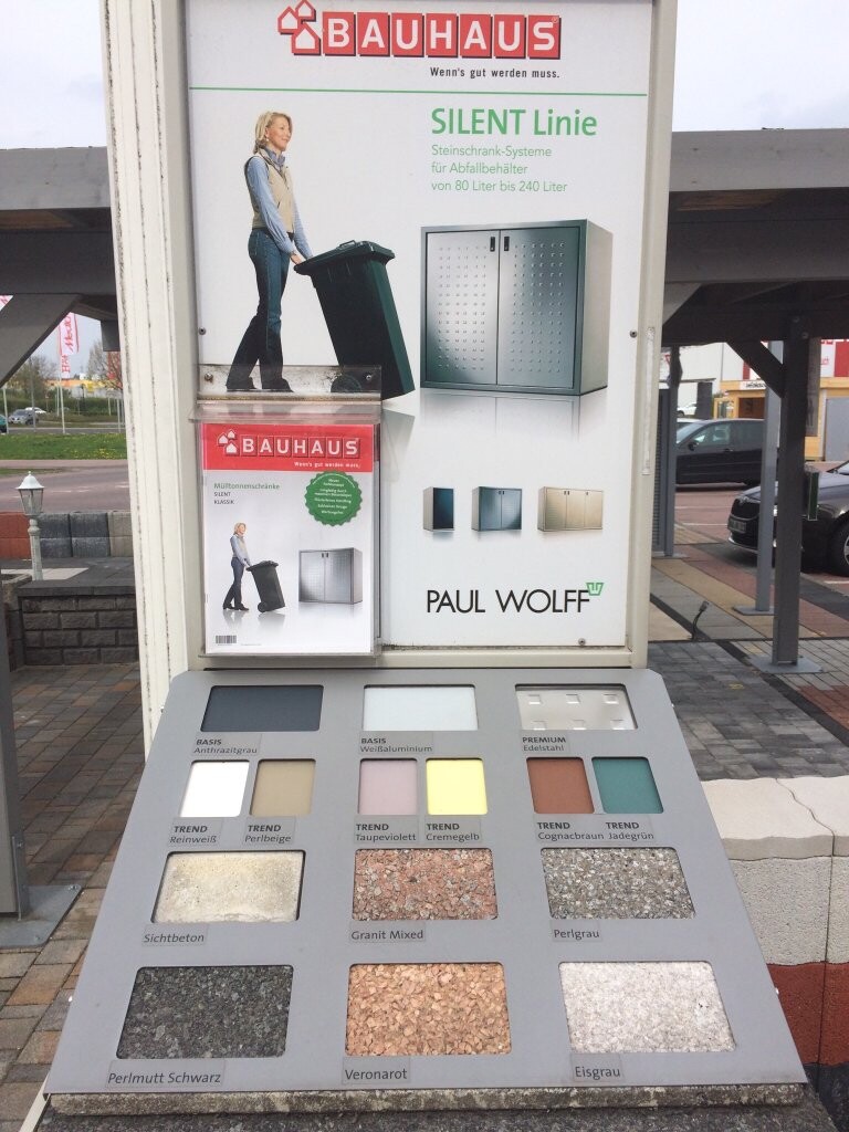 Bodenbeläge und Musterkarten am Bauhaus-Ausstellerstand