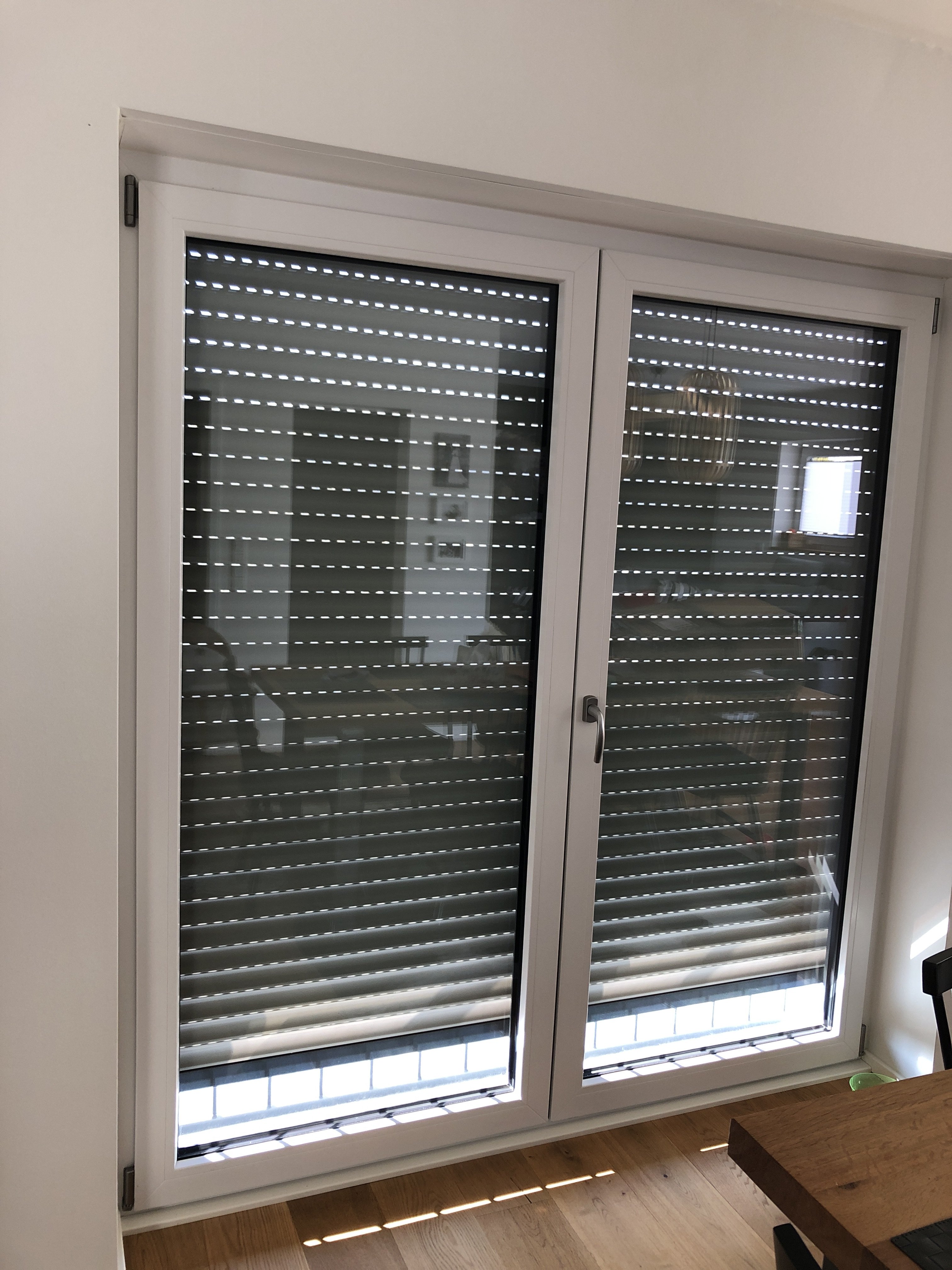 bodentiefe-doppelfenster-innen-mit-jalousien-bestuecken-erfahrung-471509-2.jpg
