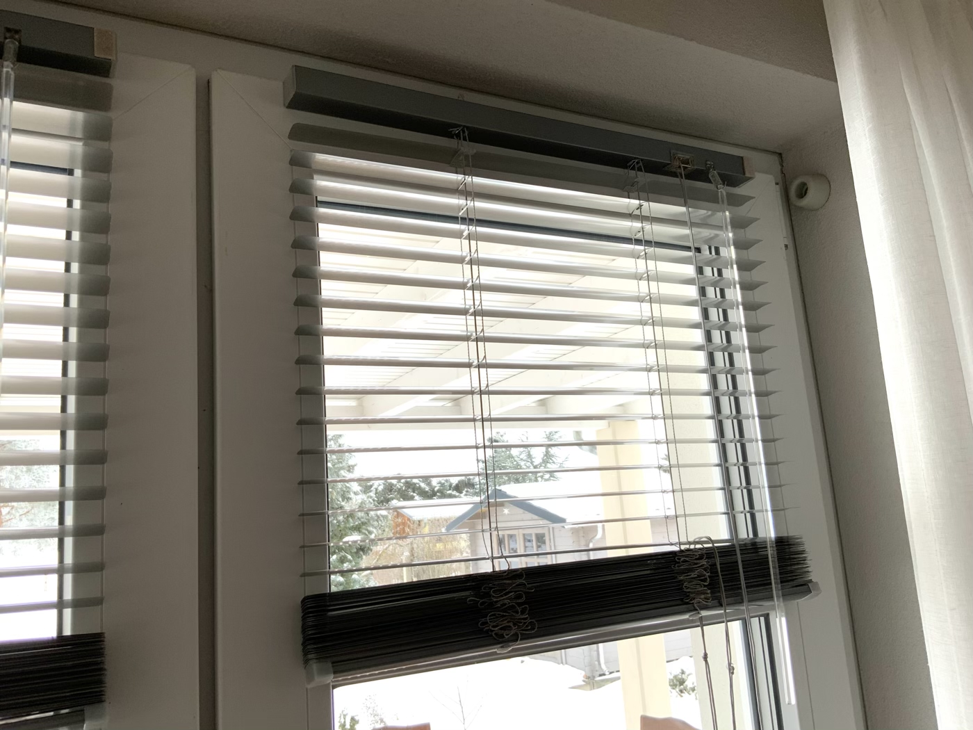 bodentiefe-doppelfenster-innen-mit-jalousien-bestuecken-erfahrung-471548-1.jpeg