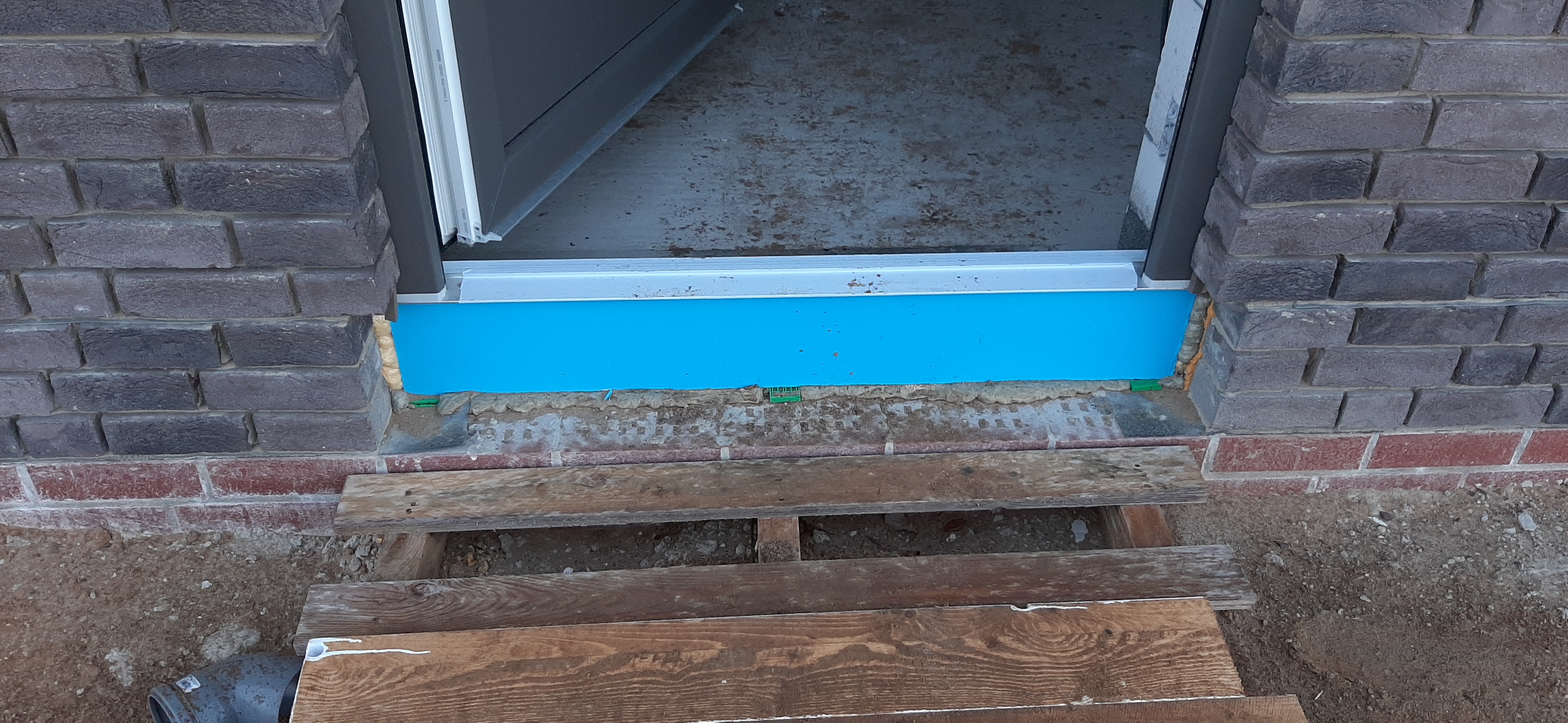 bodentiefe-fenster-abdichtung-nach-aussen-379183-2.jpg