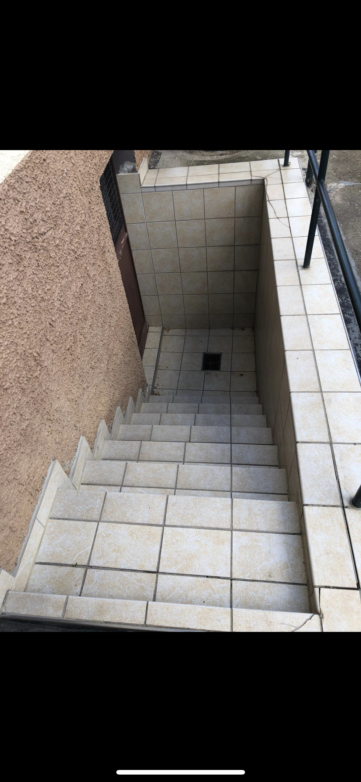 boese-ueberraschung-bei-der-kellertreppe-535095-1.png
