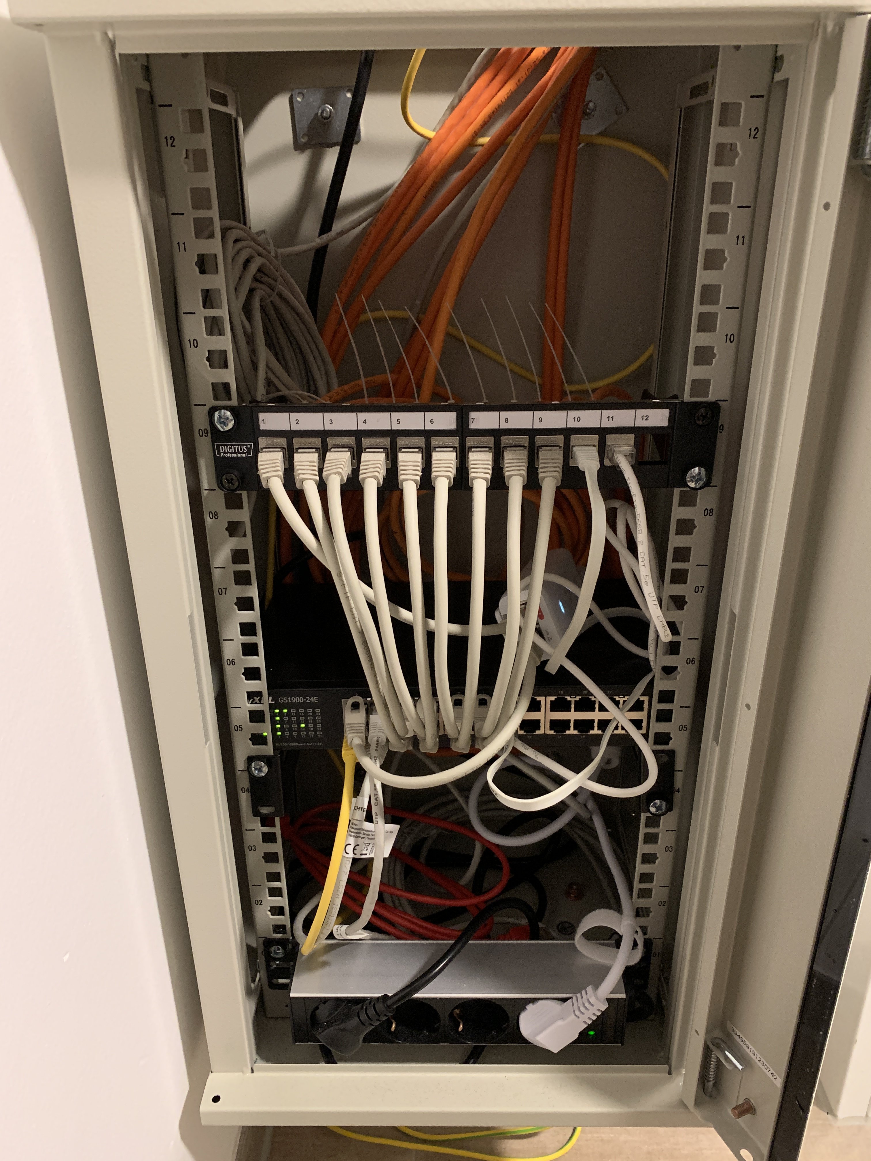 cat-kabel-im-hwr-nicht-gecrimpt-434614-2.jpg