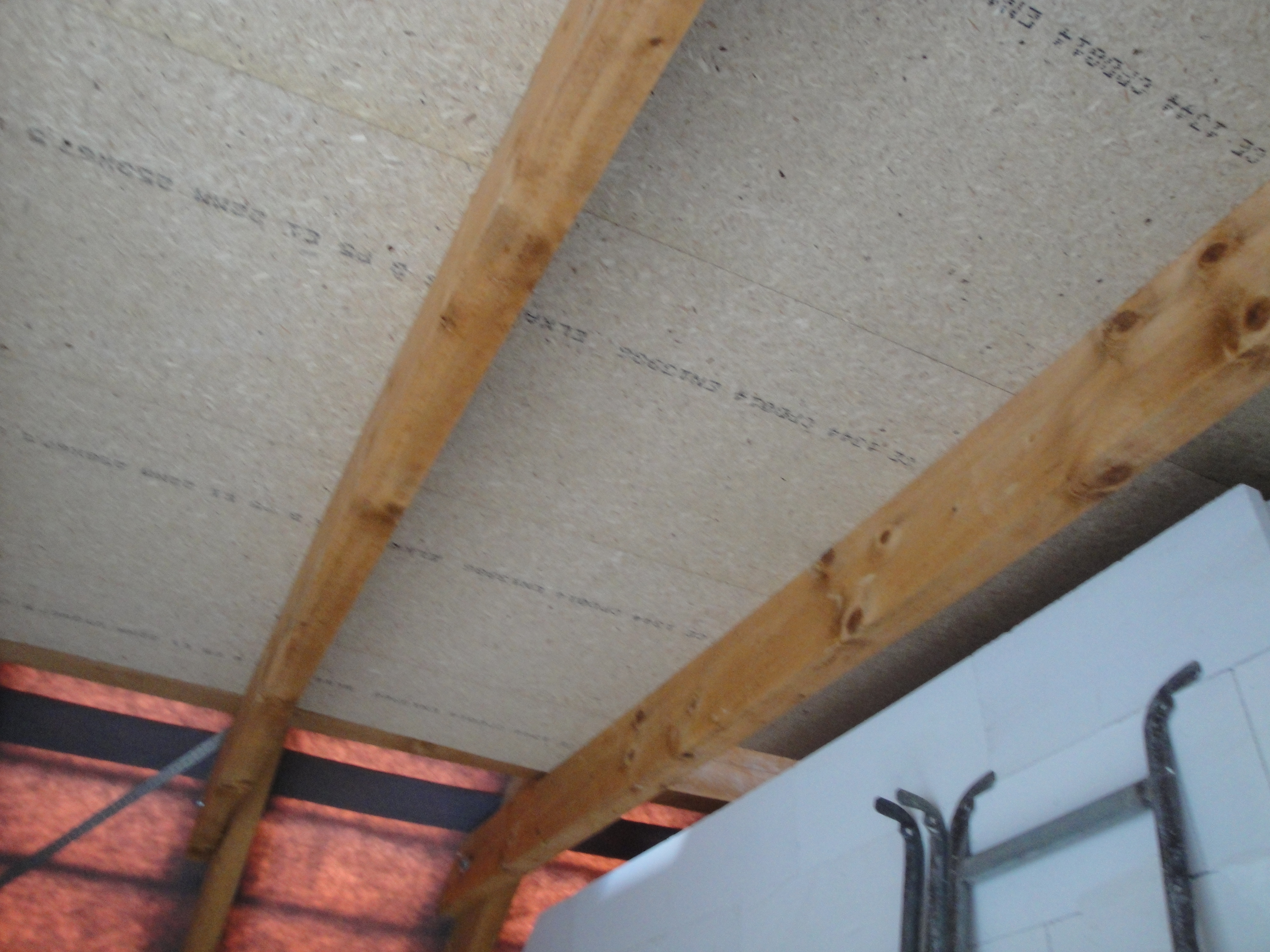 dachboden-fussboden-aufbauen-433277-1.JPG