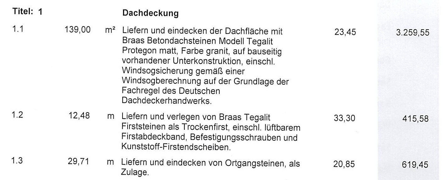 Tabelle zur Dachdeckung mit Positionen, Maßen und Kosten in einem Bauplan