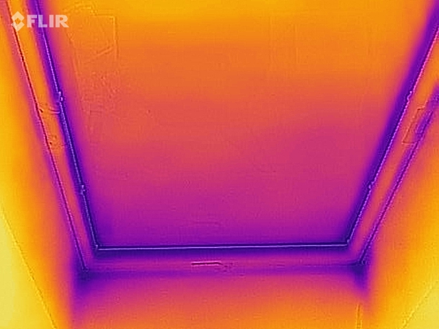 dachfenster-beschlaegt-extrem-und-wasser-laeuft-in-den-kanten-288998-3.jpg