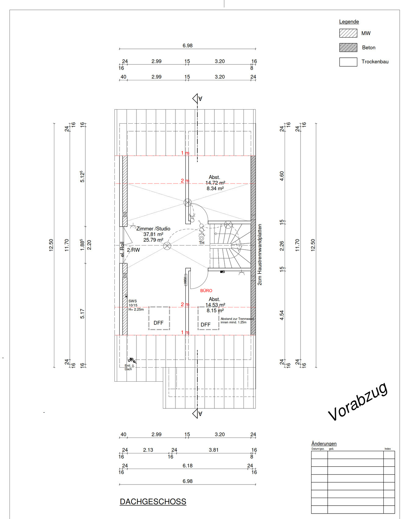 Dachgeschoss-Grundriss zeigt Zimmer/Studio, Büro, Abstellraum, Treppe, Maße und Legende.