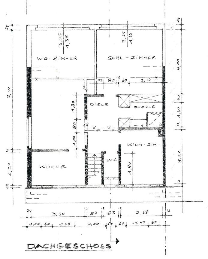 Grundriss des Dachgeschosses: Küche, Diele, WC, Kinderzimmer, Schlafzimmer, Treppe.