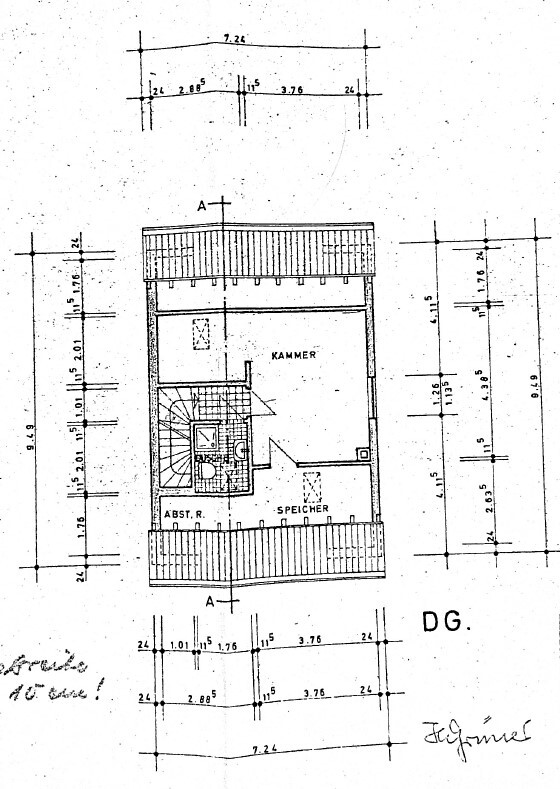 Dachgeschoss Grundrissplan mit Treppe Kammer und Speicher