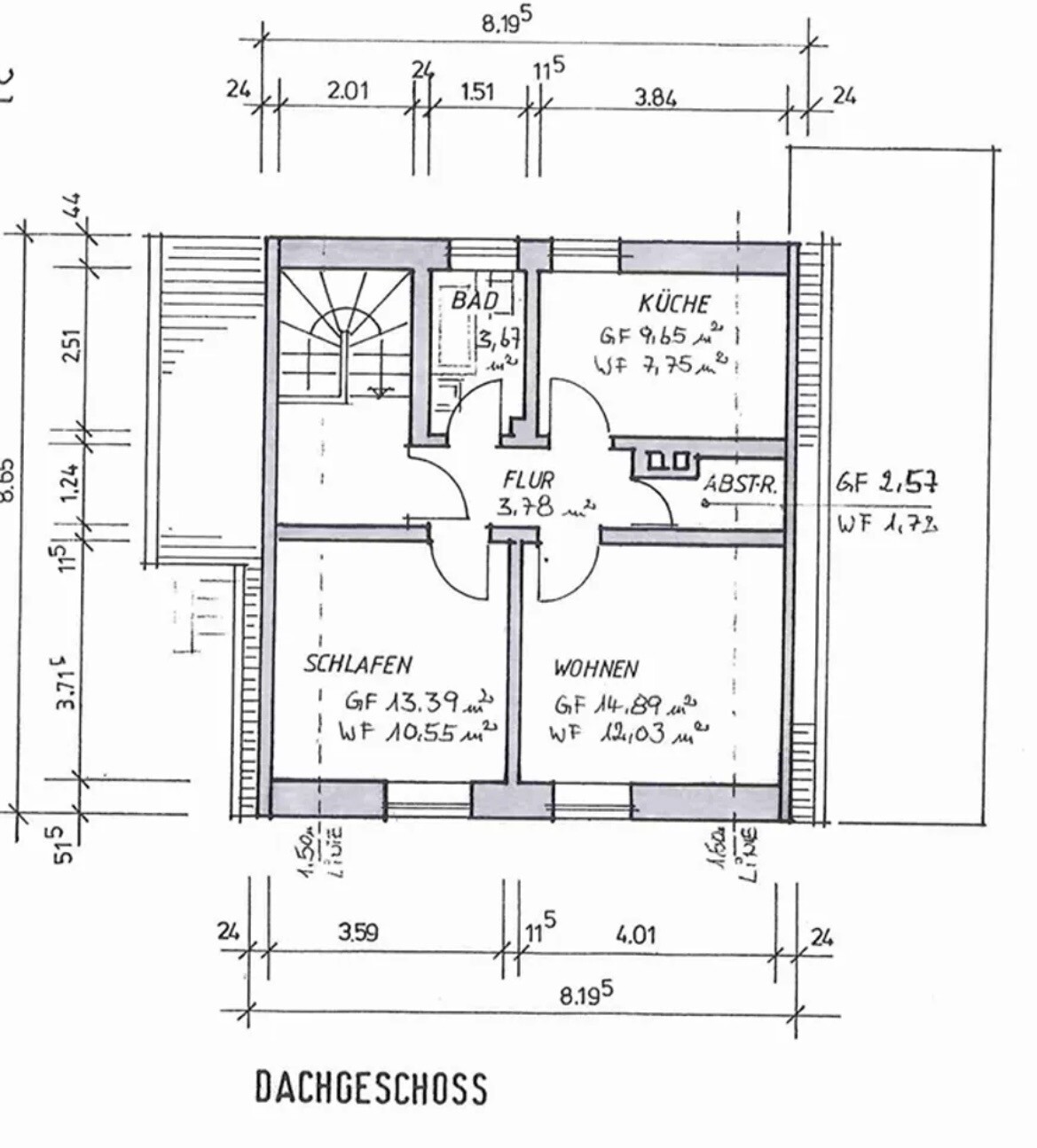 2D Grundrissplan Dachgeschoss mit Wohnzimmer, Schlafen, Küche, Bad und Flur.