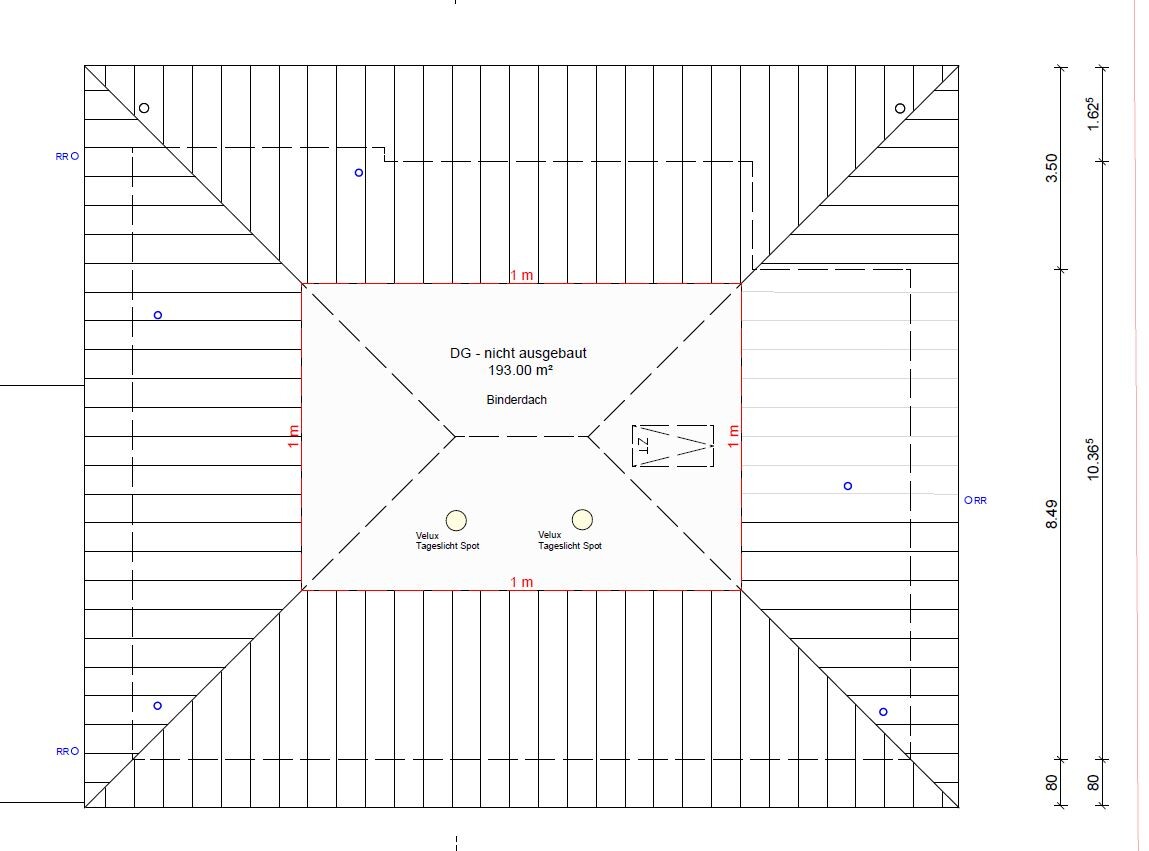 Übersichtlicher Dachplan des Gebäudes mit Dachgeschoss, Dachflächen und Maßen.