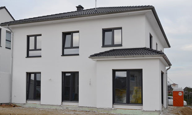 dachueberstand-stadtvilla-mit-zeltdach-124906-1.jpg
