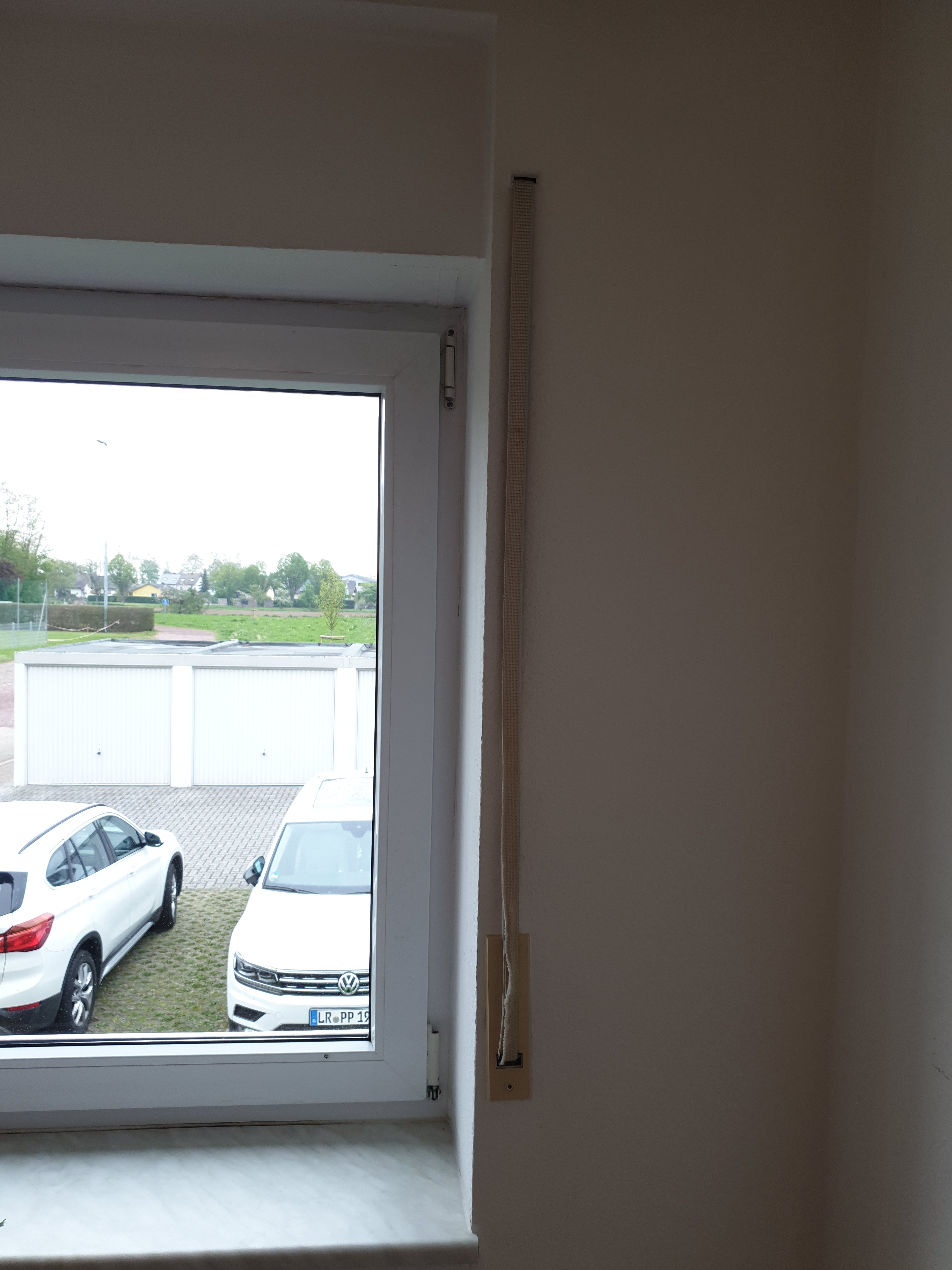 daemmung-bei-renovierung-am-rollladenkasten-schimmelvermeidung-493335-3.jpg