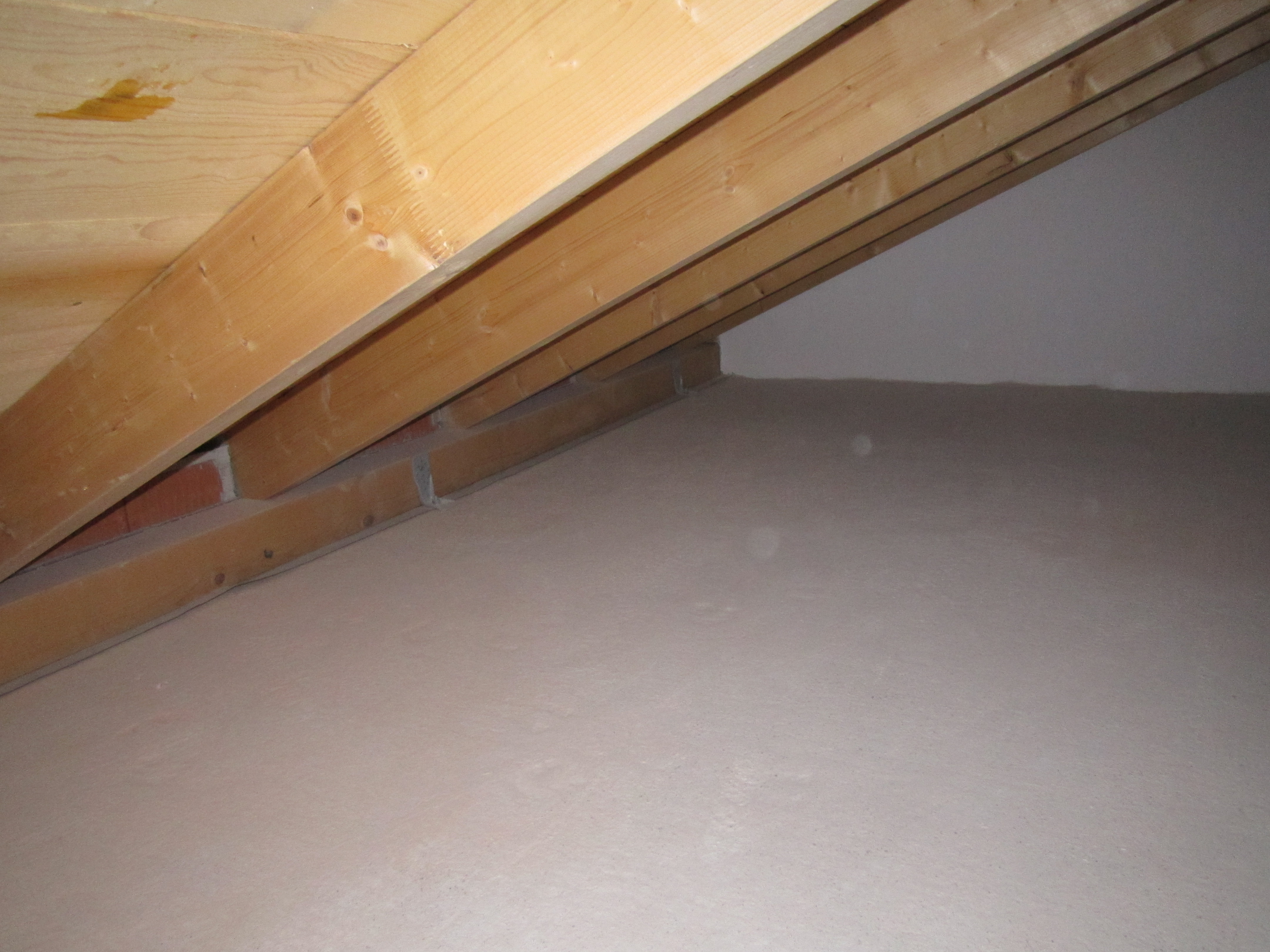 daemmung-der-oberen-geschossdecke-bei-kaltdach-290427-1.JPG