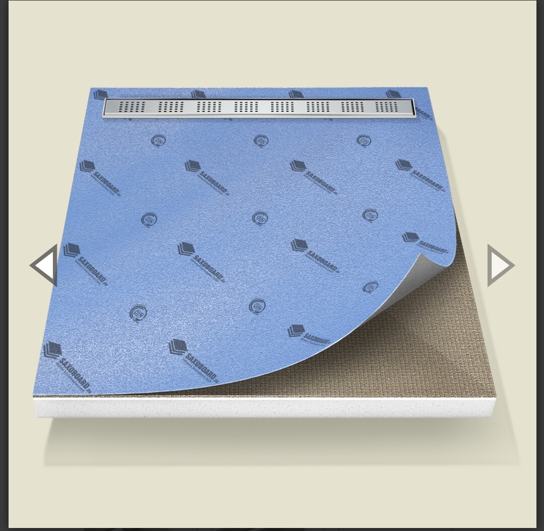 Querschnitt einer Dämmplatte mit blauer Isolationslage und braunem Trägermaterial