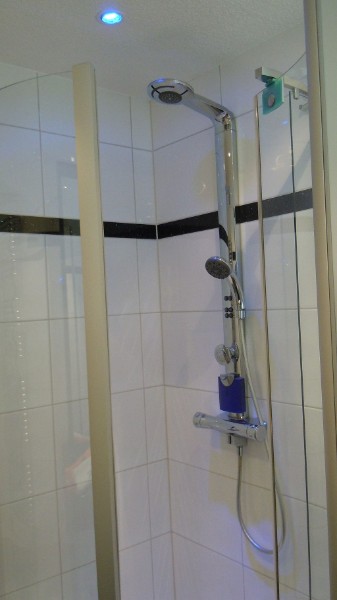 decke-ueber-dusche-175389-1.jpg