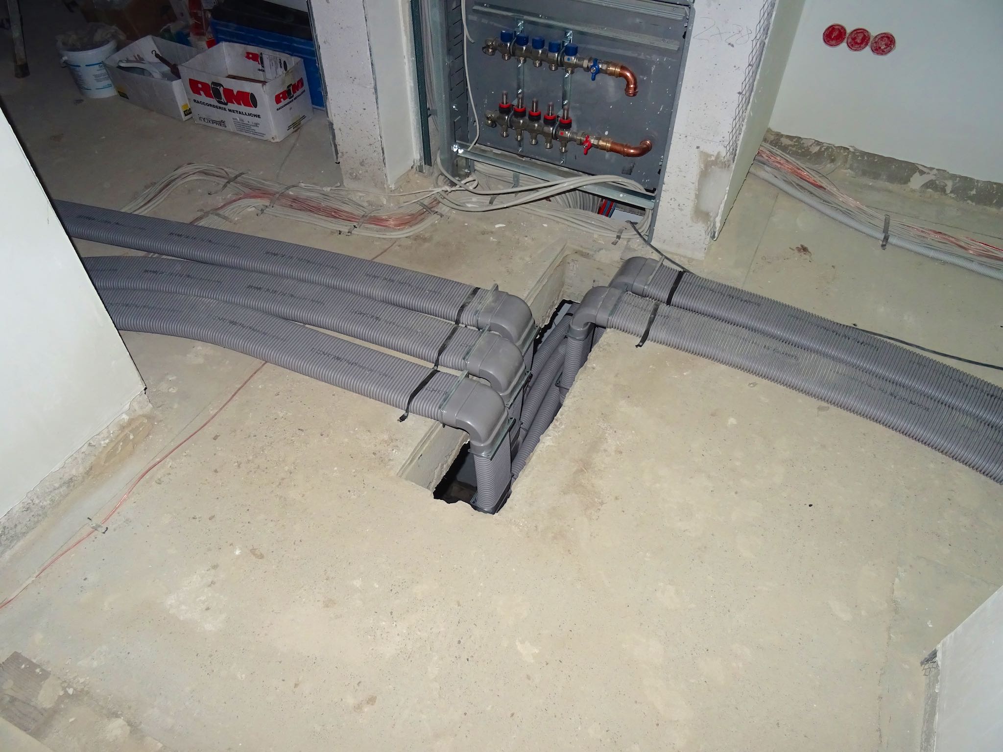 deckendurchbruch-lueftung-schliessen-387934-1.jpg