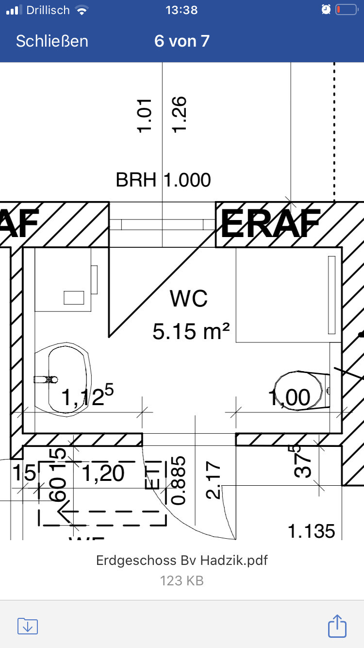 Grundriss eines WC-/Badezimmer im Erdgeschoss mit Tür, Badewanne und Toilette, 5.15 m².