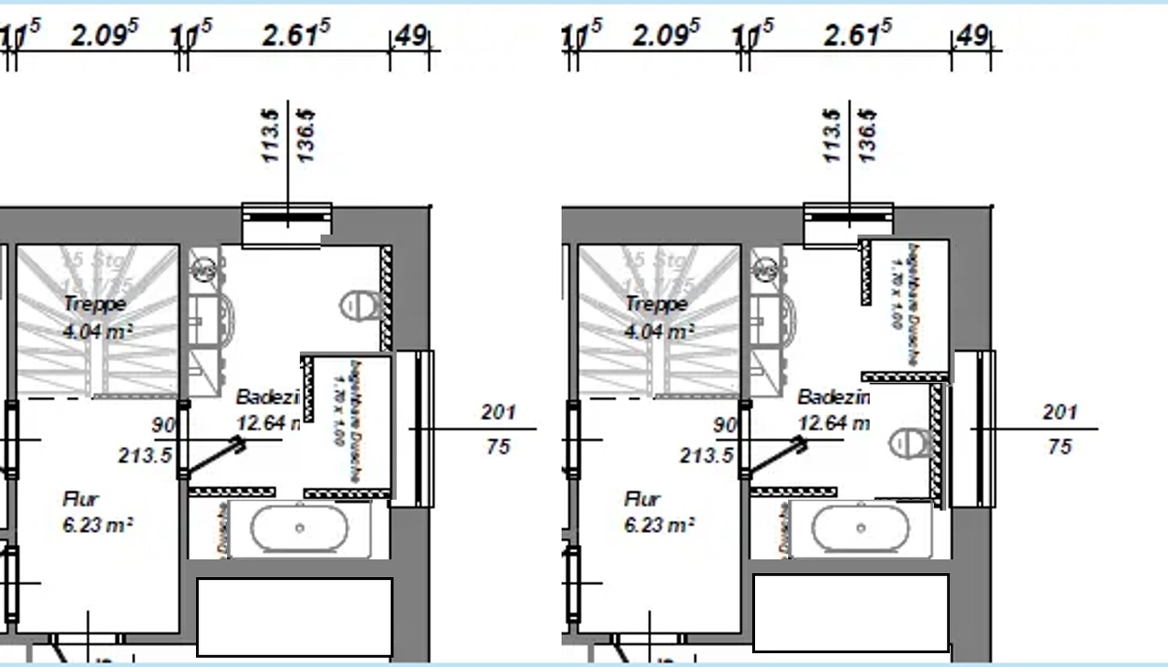 Zwei nebeneinander liegende Wohnungsgrundrisse mit Treppe, Flur und Bad.
