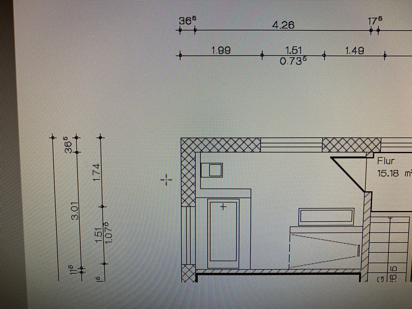 Grundriss eines Wohnraums mit Flur und Möbeln, Maßangaben (Flur 15.18 m²)