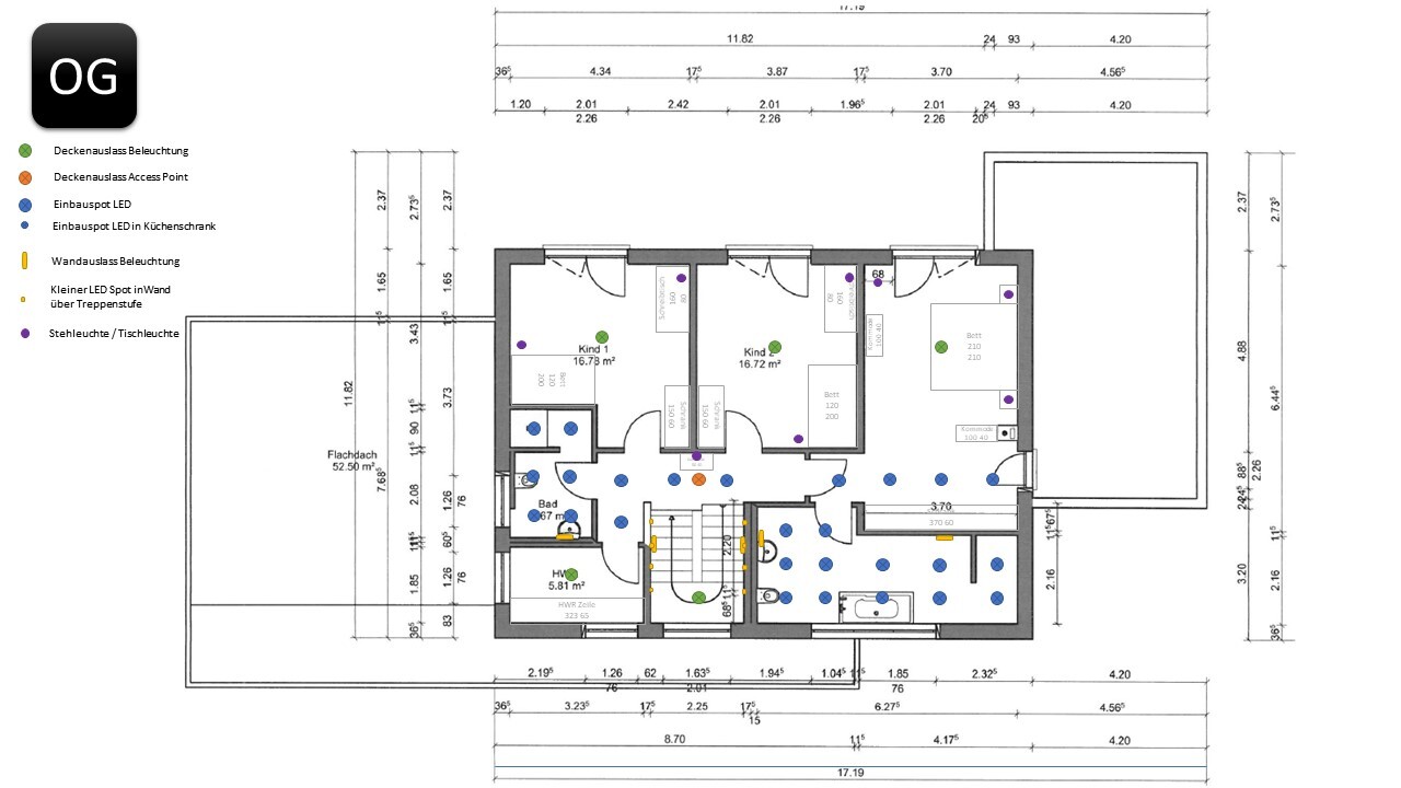 Grundriss OG mit farbigen Symbolen für Beleuchtung, Steckdosen und LED-Spots.