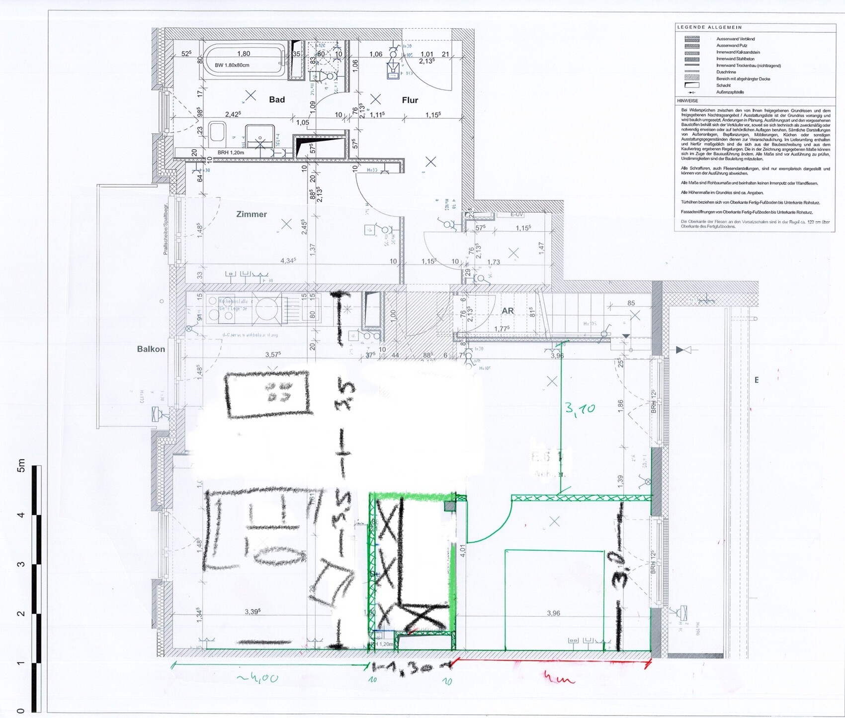 Grundriss einer Wohnung: Bad, Flur, Zimmer, Balkon; Maßangaben und farbige Markierungen.