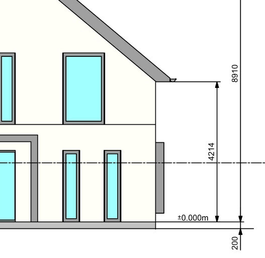 Außenfassade eines mehrstöckigen Hauses mit schrägem Dach, blauen Fenstern und Tür; Maßlinien.