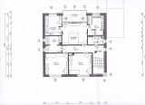 2D-Hausgrundriss mit detaillierter Raumaufteilung, Türen und Fenstern