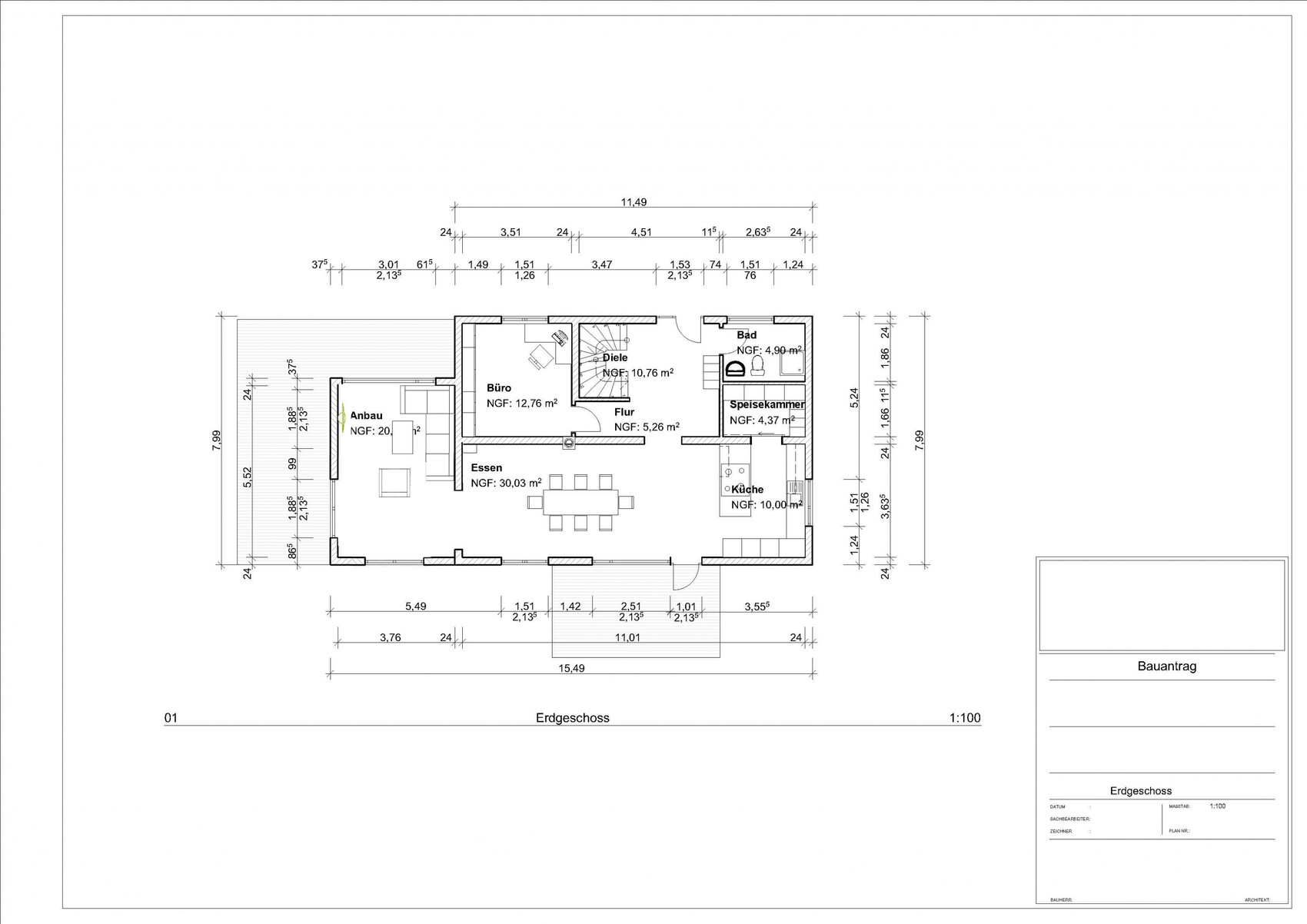 Grundriss Erdgeschoss eines Hauses mit Küche, Essen, Büro, Bad, Speisekammer, Flur.