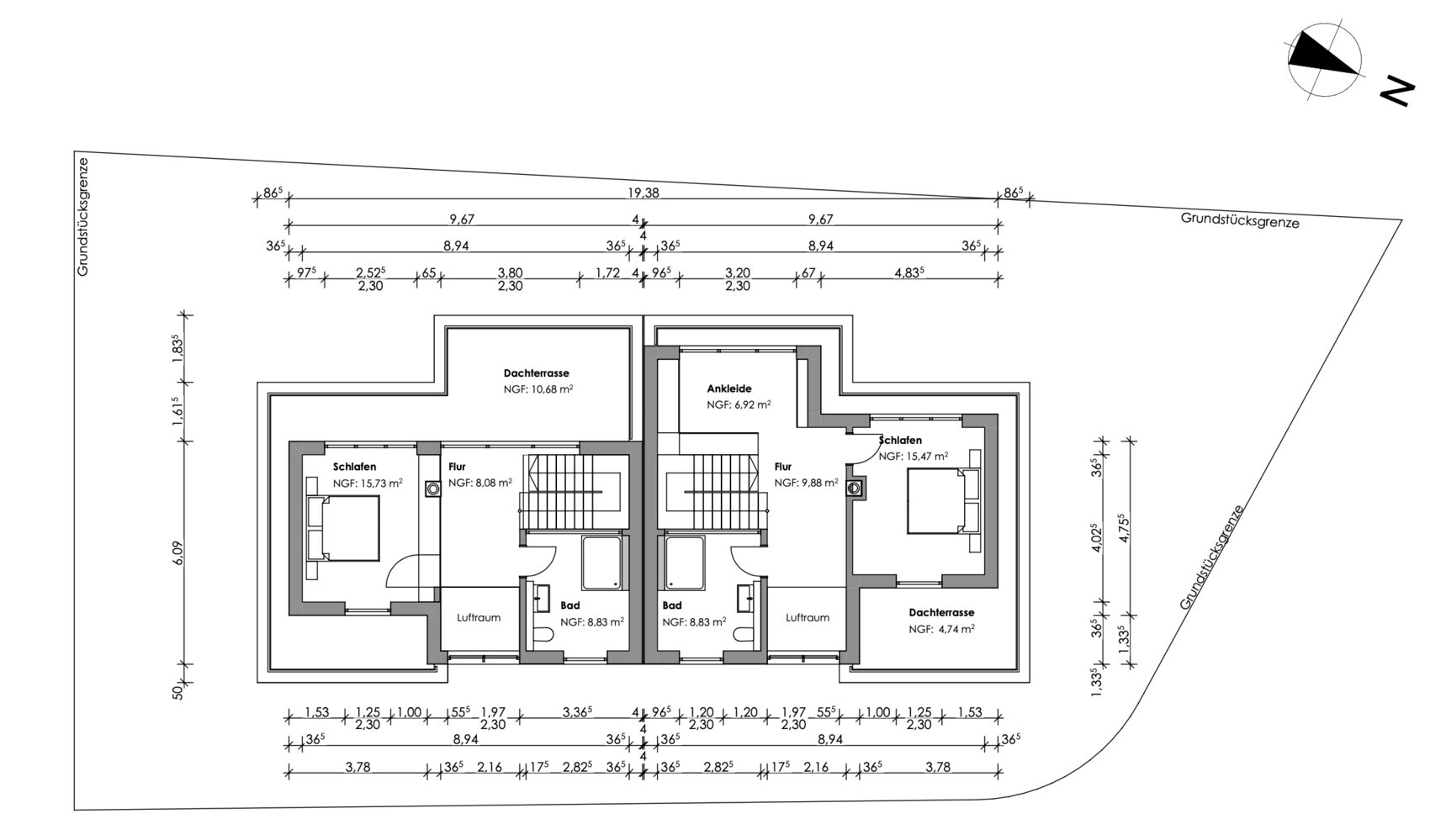 Zweifamilienhaus: Dachgeschoss-Grundriss mit Schlafen, Ankleide, Bad, Flur und Dachterrasse