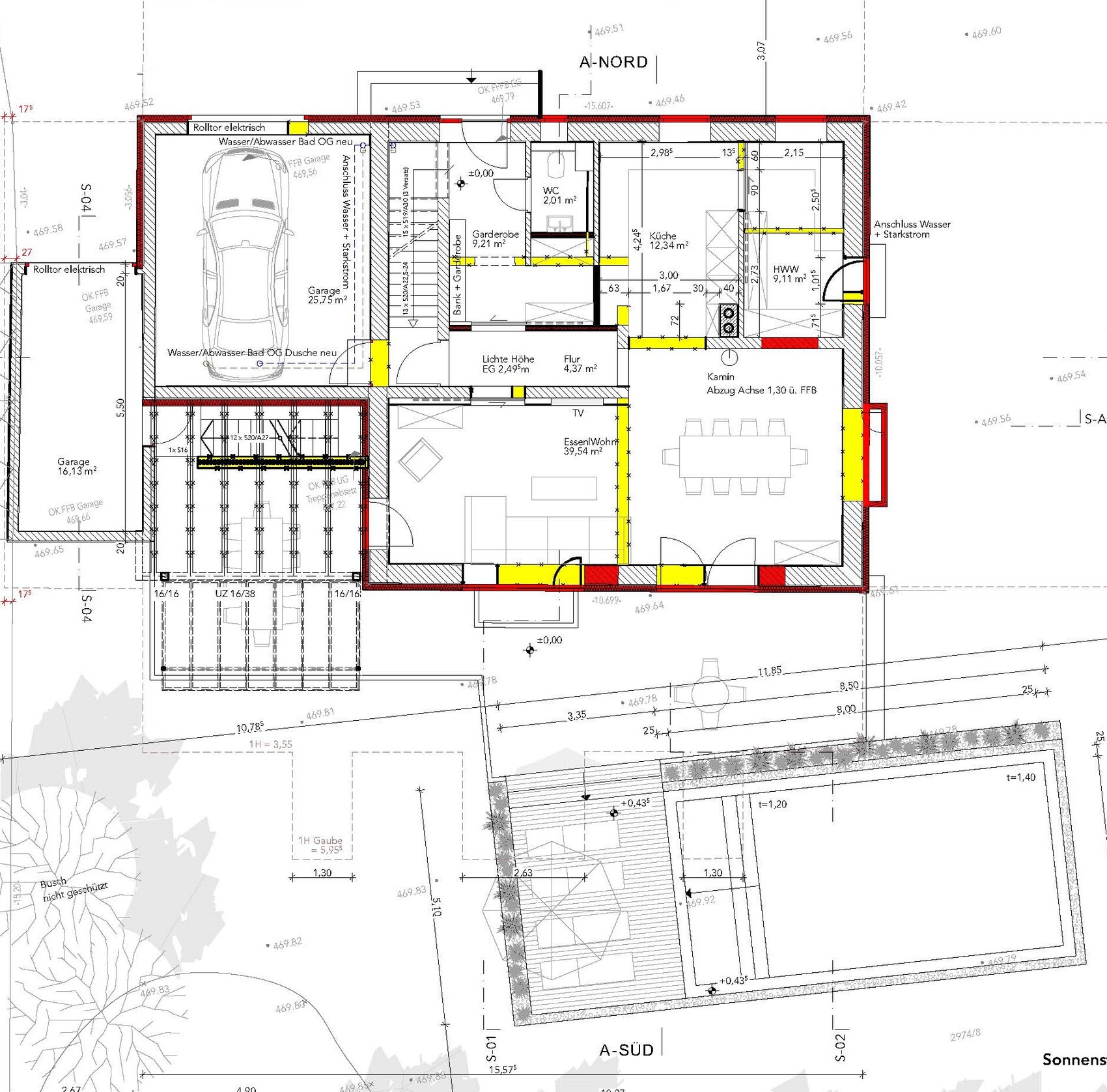 Grundriss eines Einfamilienhauses: Garage mit Auto, Wohn-/Essbereich, Küche, Flur, WC, Kamin.