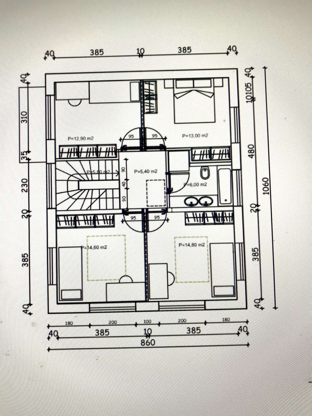 Grundriss eines Wohnungsplans: Treppe in der Mitte, Bad, Küche und drei Schlafzimmer.