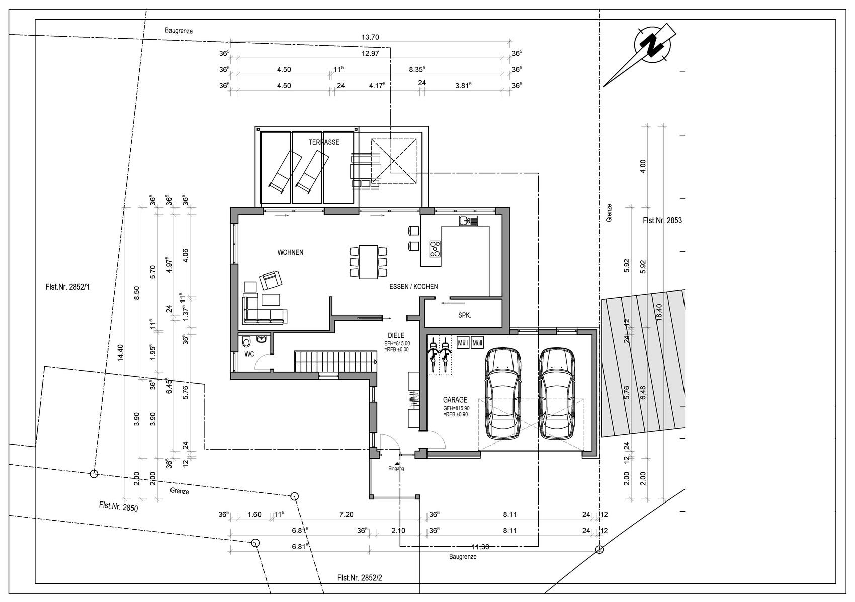 Architektonischer Grundriss eines Einfamilienhauses mit Wohnzimmer, Küche, Essbereich, Terrasse und Garage.