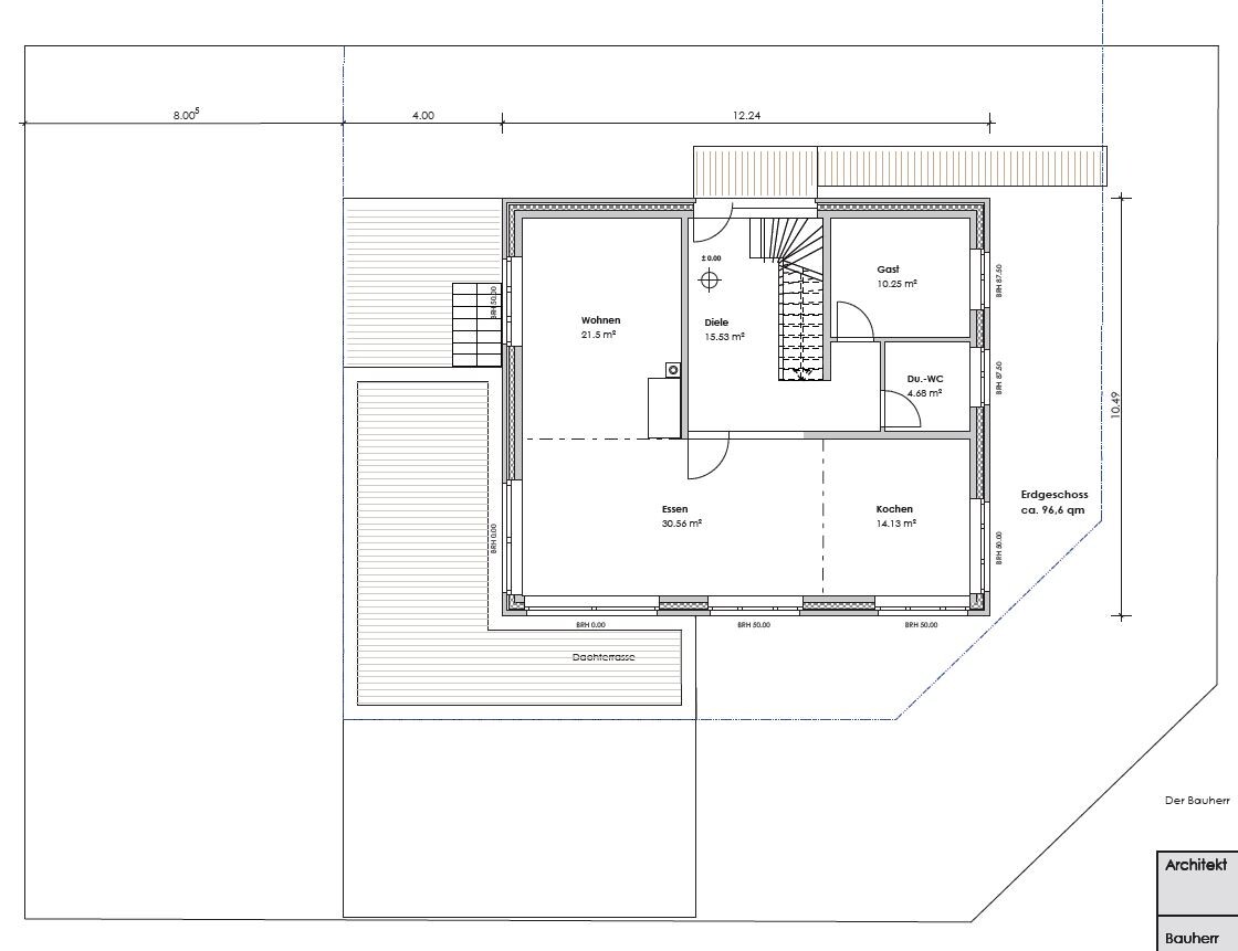 Grundriss eines Hauses mit Wohnzimmer, Essen, Kochen, Diele, Gast, Du-WC, Treppe, Dachterrasse.