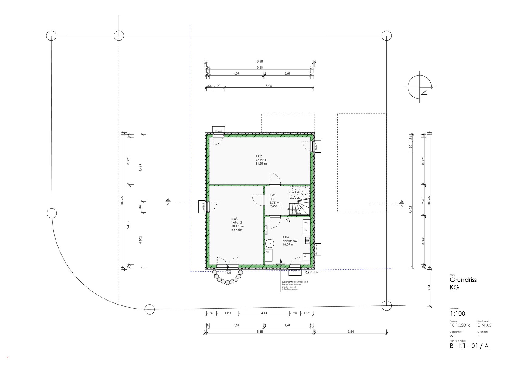 Grundriss KG: Kleines Gebäude mit drei Räumen, Treppe, Außenmaße im Plan.