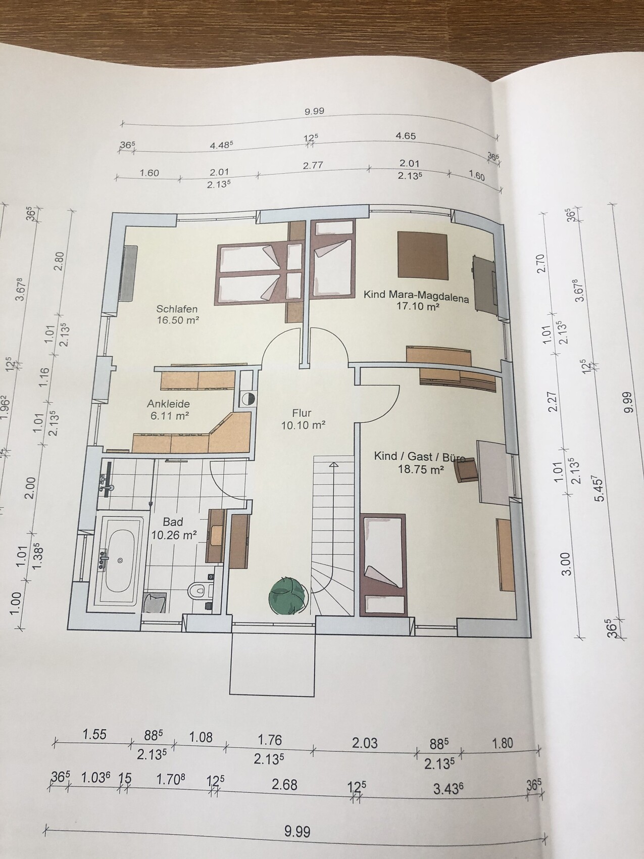 Grundriss eines Hauses: Schlafzimmer, Ankleide, Flur, Bad und zwei Kinderzimmer.
