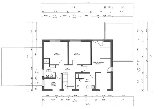 Grundriss eines Hauses mit Flur, Bad, Kinderzimmer und Schlafzimmer
