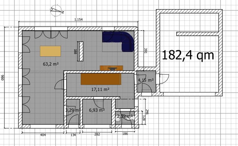 Grundriss eines Hauses mit Raumgrößen (z. B. 63,2 m², 17,11 m², 182,4 m²) und Möbeln.