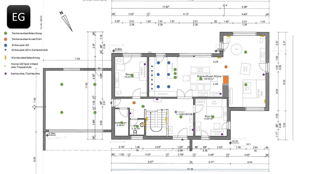 Grundriss eines Gebäudes mit farbigen Beleuchtungspunkten in Räumen (grün, blau, orange, lila)