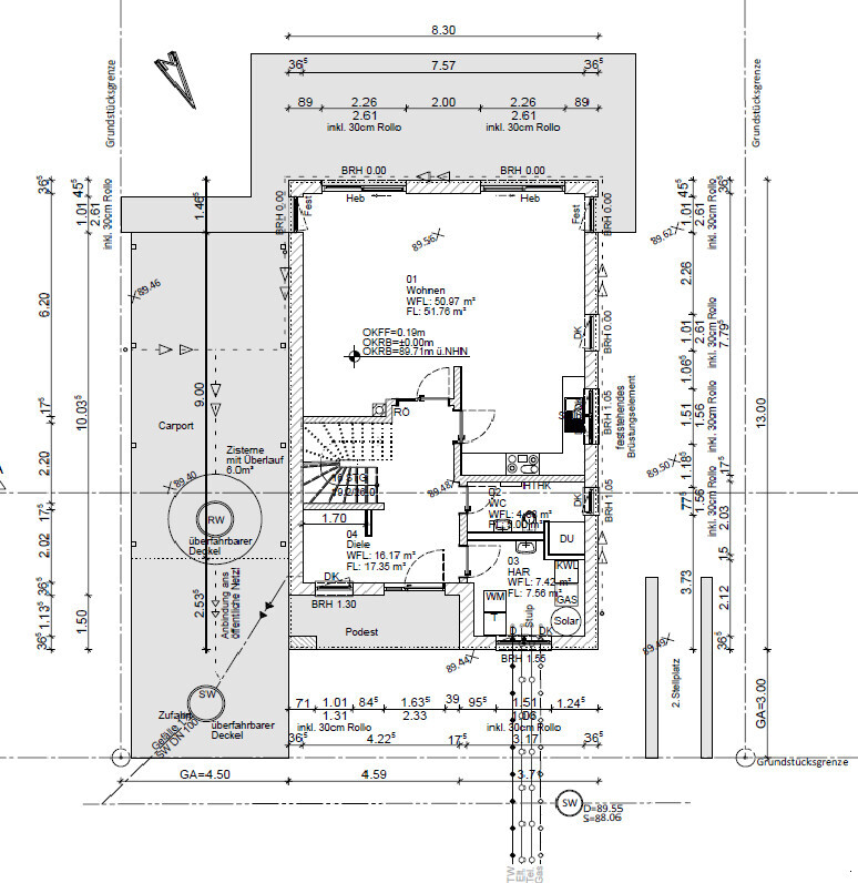 Grundriss eines Einfamilienhauses mit Carport, Wohnbereich, Küche, Bad und Maßen.