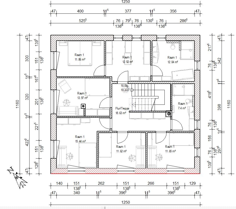 Grundriss eines Gebäudes mit mehreren Zimmern, Flur, Treppe und Türen (Maßangaben vorhanden).