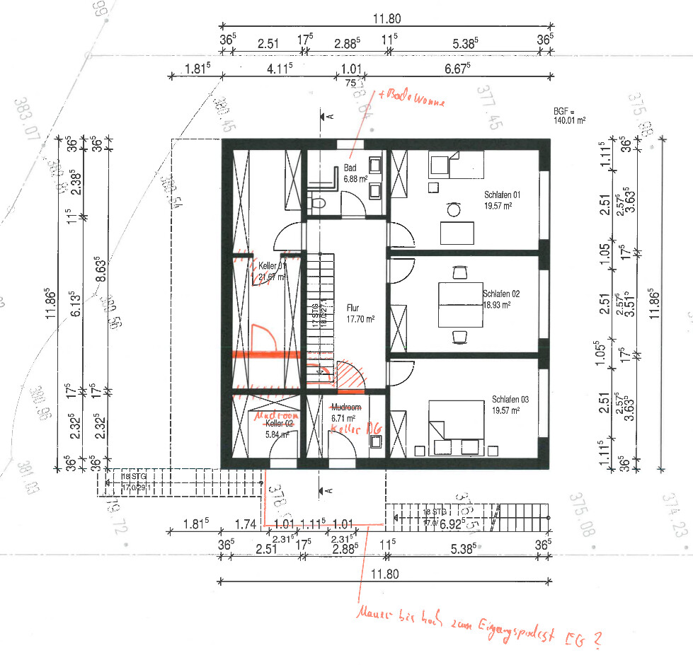 Grundriss eines Wohnhauses mit Treppe, Flur, Bad und drei Schlafzimmern sowie Keller.
