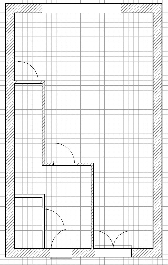 Grundriss eines Gebäudekomplexes mit mehreren Räumen, Türen und schraffiertem Außenrand.