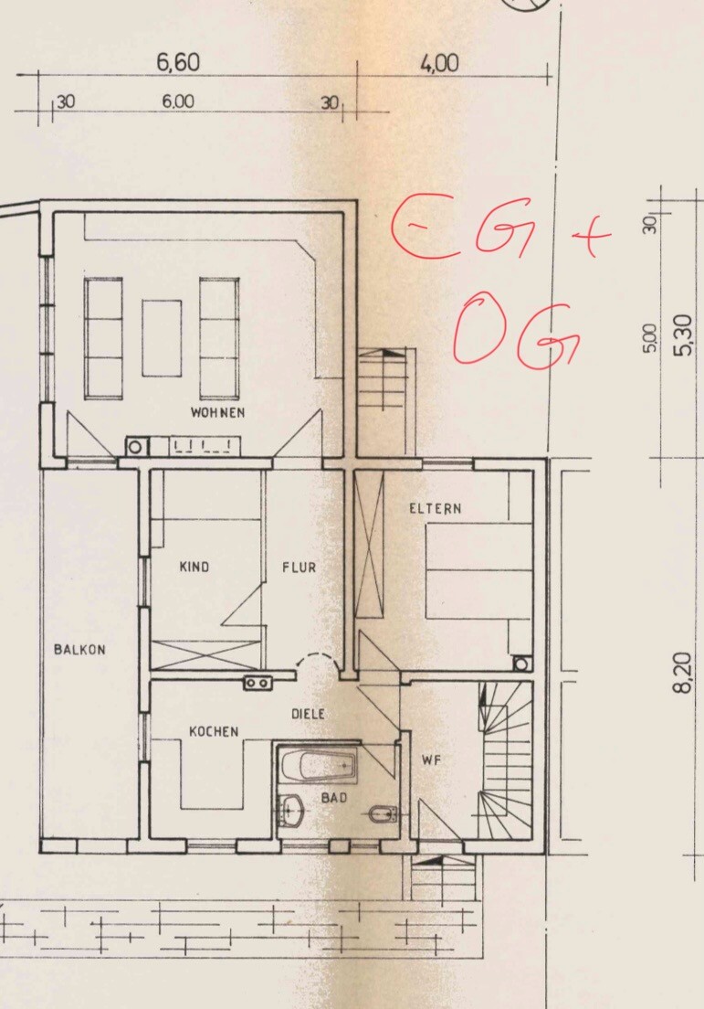 Grundriss eines Apartments: Wohnen, Kinder, Eltern, Küche, Bad, Balkon, Flur, Diele, Treppenhaus.