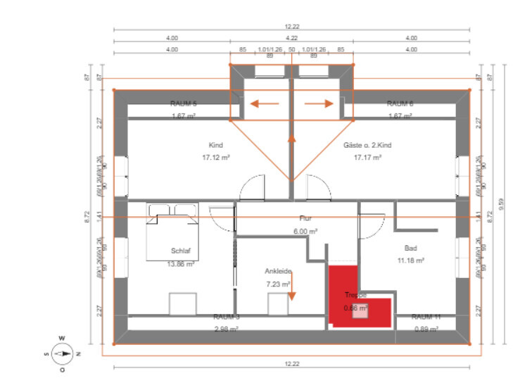 Grundriss eines Hauses mit Schlaf, Ankleide, Bad, Kind, Gästezimmer, Flur und roter Treppe.